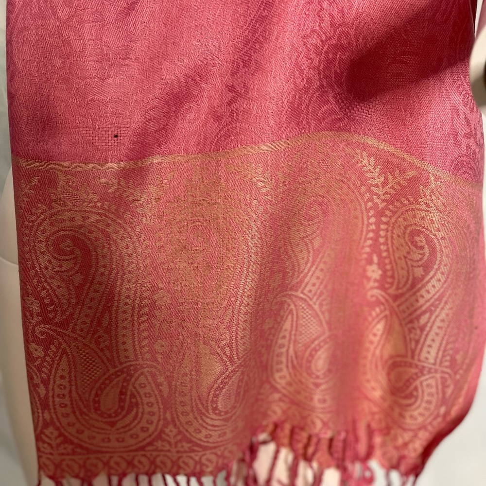 Pashmina shawl